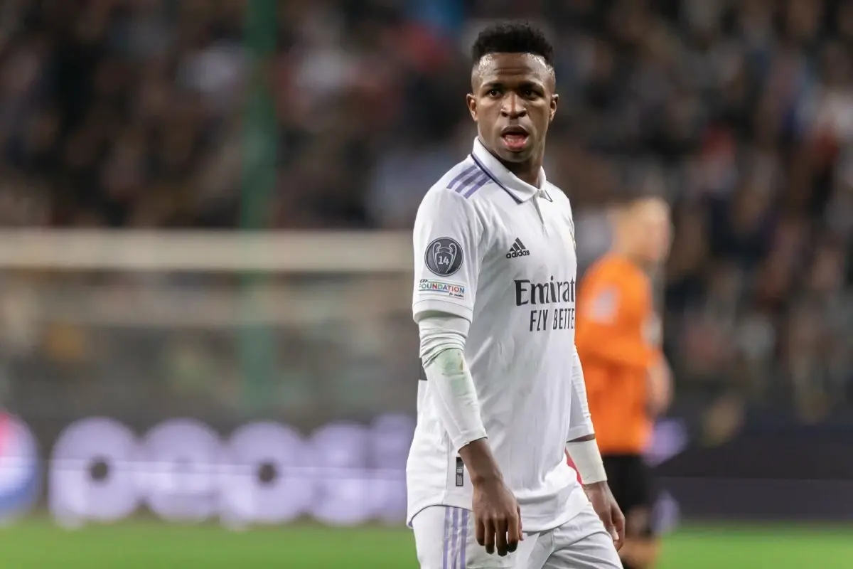 vinicius-opet-piskan-na-bernabeu-obnoveni-smlouvy-s-realem-je-v-ohrozeni